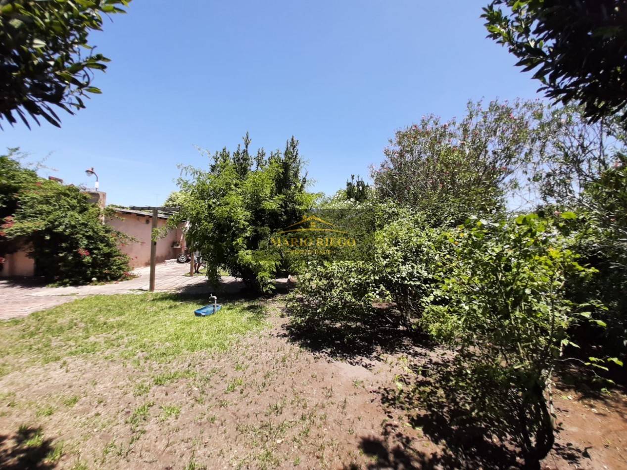 VENTA: EXCELENTE PROPIEDAD ESTILO ANTIGUO 