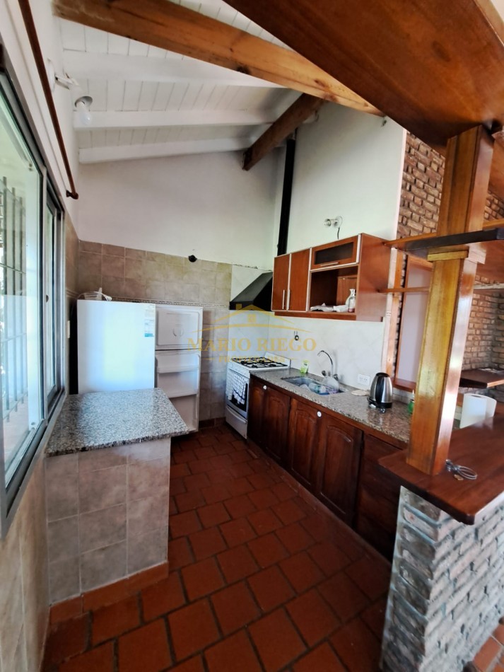 VENTA DE HERMOSA CASA QUINTA CON QUINCHO Y PILETA