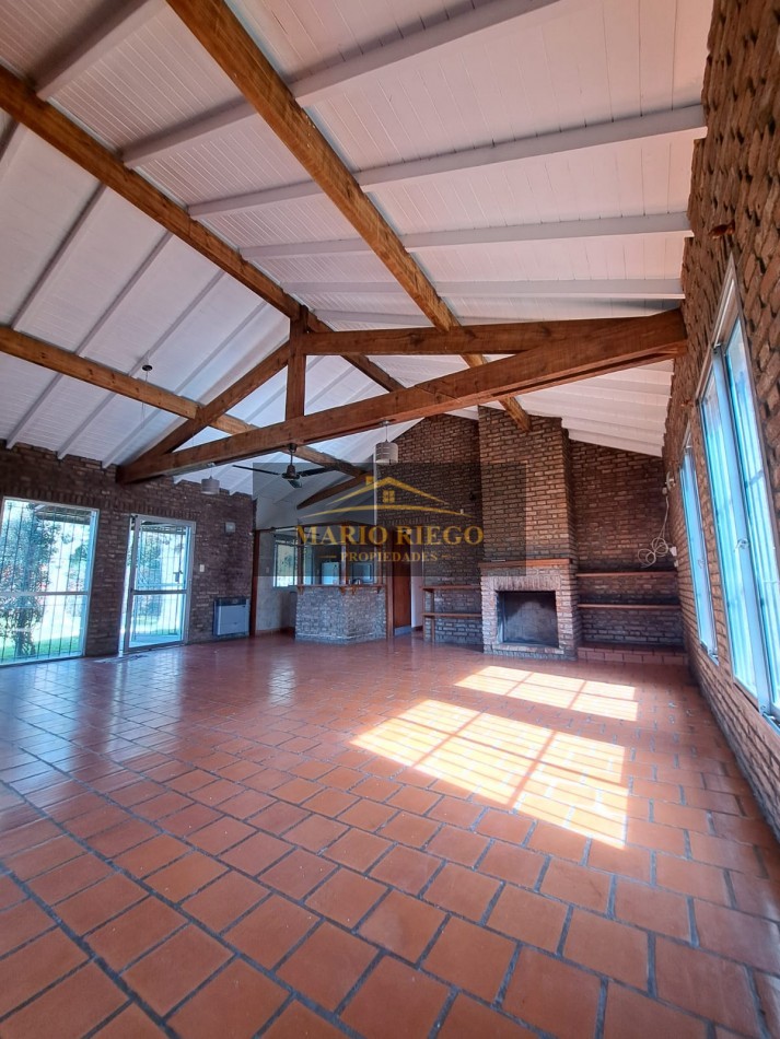 VENTA DE HERMOSA CASA QUINTA CON QUINCHO Y PILETA