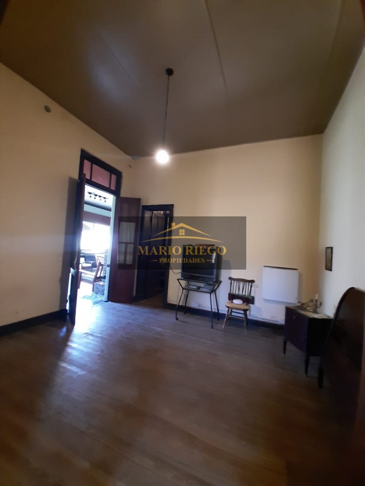 VENTA: EXCELENTE PROPIEDAD ESTILO ANTIGUO 
