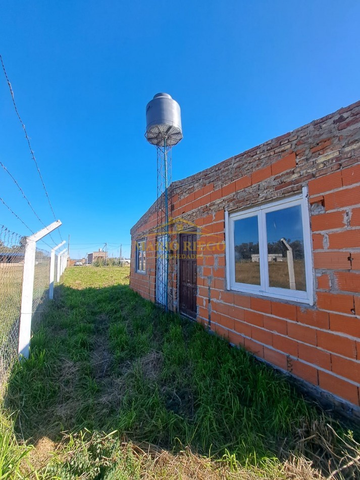 OPORTUNIDAD: VENTA DE TERRENO CON 2 DUPLEX A TERMINAR Y/O A REFORMAR. 