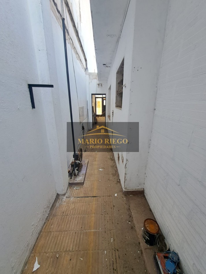 VENTA CASA CON LOCAL, EN EXCELENTE UBICACION SOBRE AVENIDA PRINCIPAL