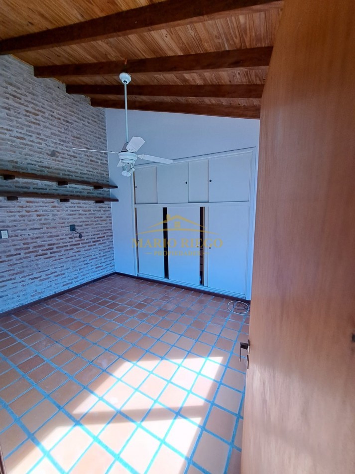 VENTA DE HERMOSA CASA QUINTA CON QUINCHO Y PILETA