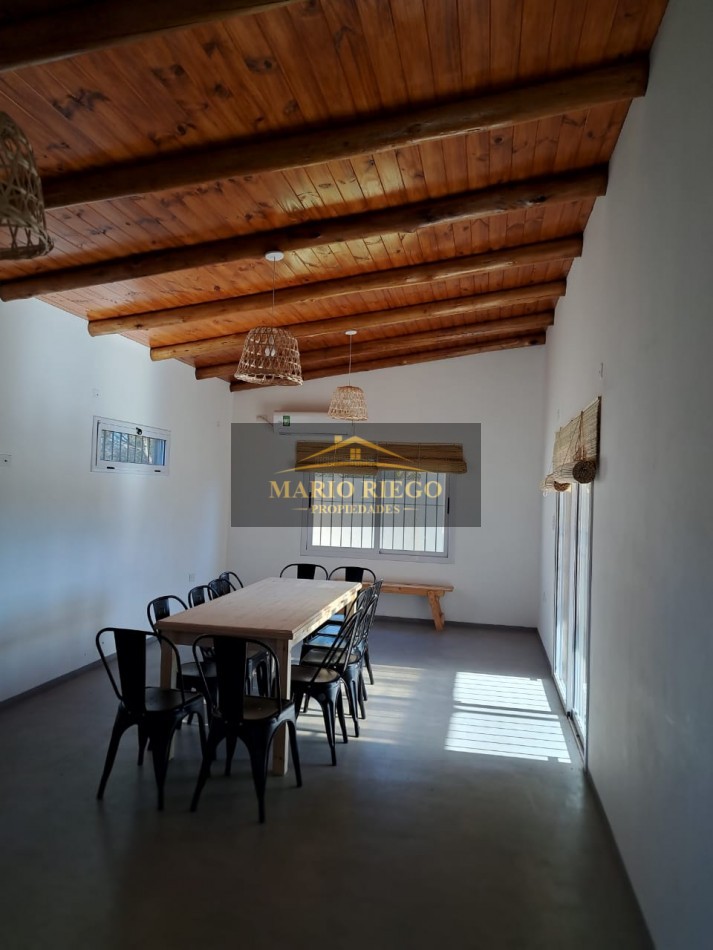 VENTA HERMOSA QUINTA CON QUINCHO Y PILETA.