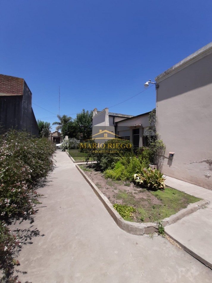 VENTA: EXCELENTE PROPIEDAD ESTILO ANTIGUO 