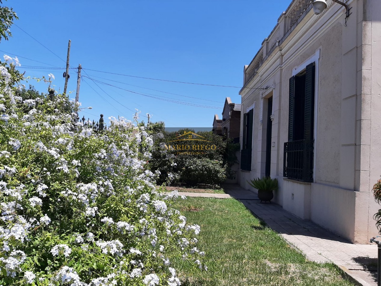 VENTA: EXCELENTE PROPIEDAD ESTILO ANTIGUO 