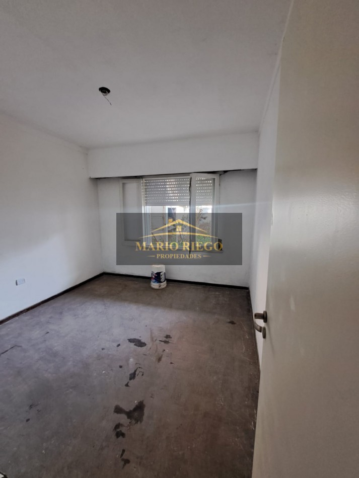 VENTA CASA CON LOCAL, EN EXCELENTE UBICACION SOBRE AVENIDA PRINCIPAL