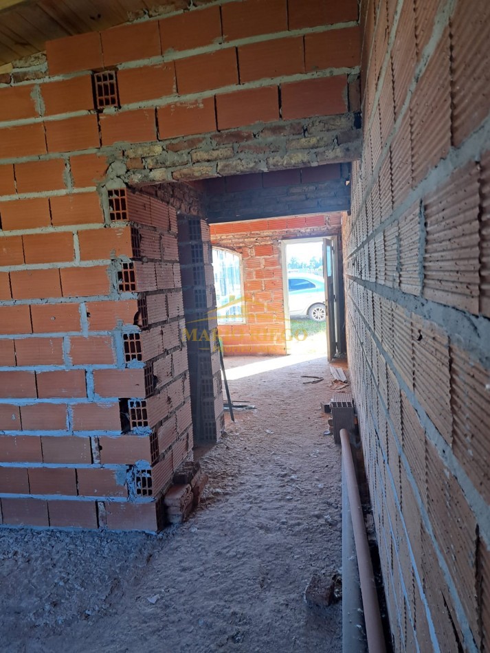 OPORTUNIDAD: VENTA DE TERRENO CON 2 DUPLEX A TERMINAR Y/O A REFORMAR. 