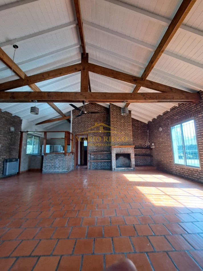 VENTA DE HERMOSA CASA QUINTA CON QUINCHO Y PILETA