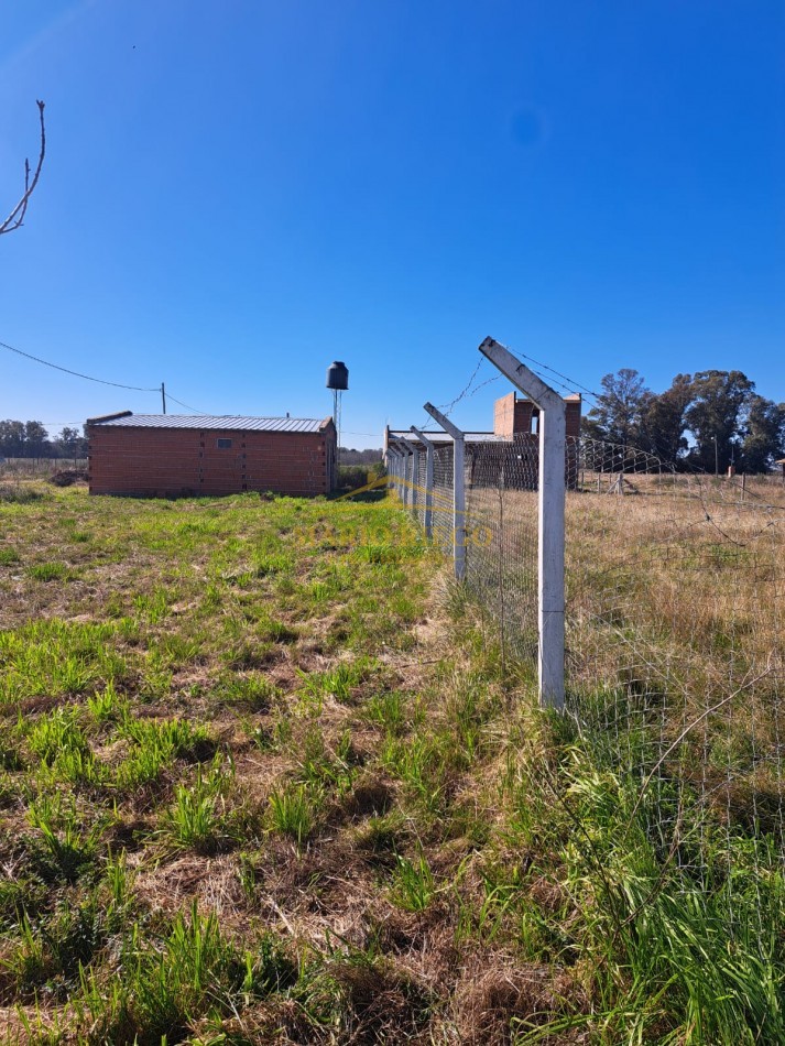 OPORTUNIDAD: VENTA DE TERRENO CON 2 DUPLEX A TERMINAR Y/O A REFORMAR. 