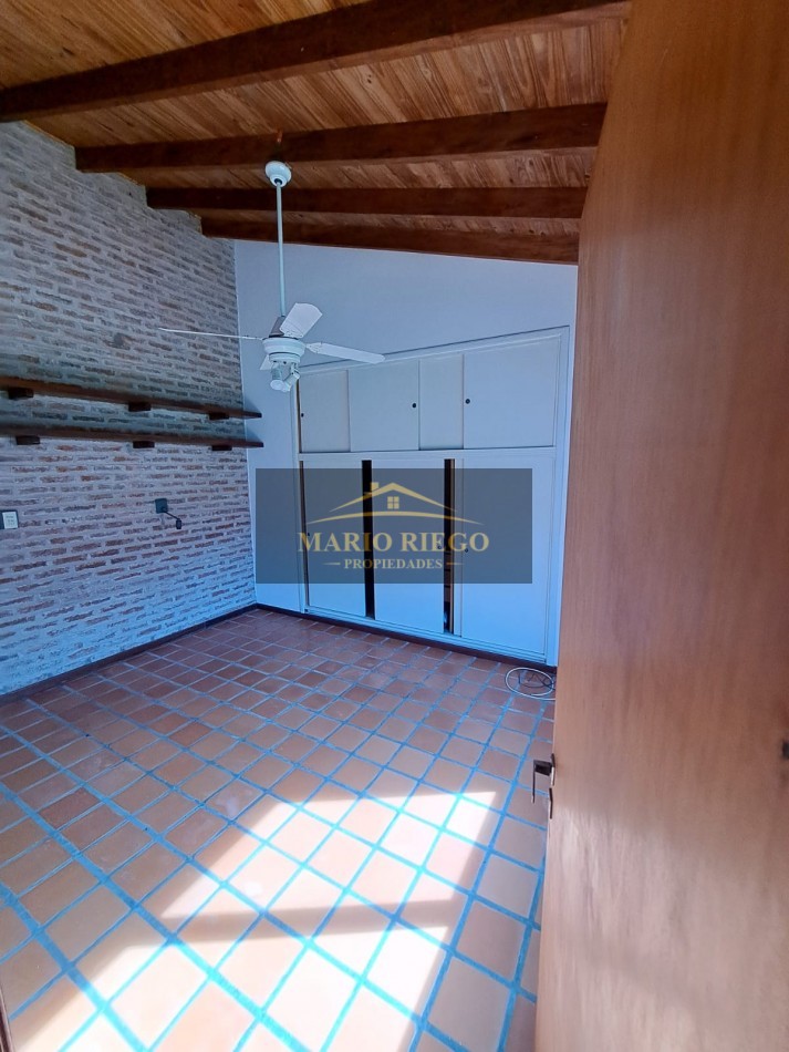 VENTA DE HERMOSA CASA QUINTA CON QUINCHO Y PILETA