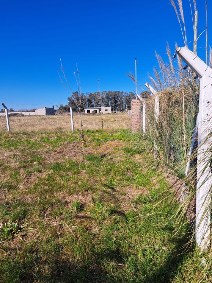 OPORTUNIDAD: VENTA DE TERRENO CON 2 DUPLEX A TERMINAR Y/O A REFORMAR. 