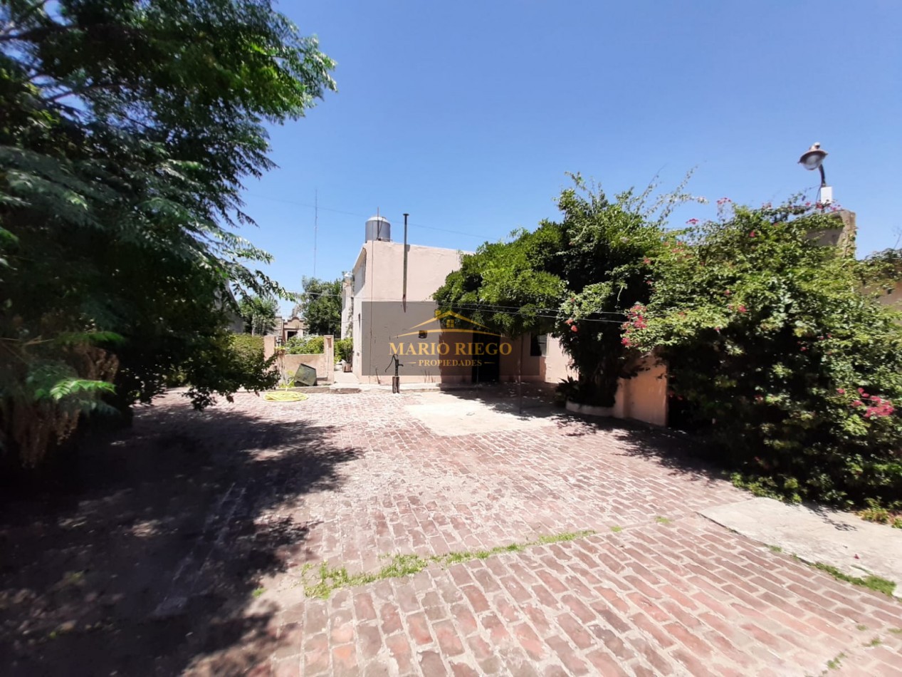 VENTA: EXCELENTE PROPIEDAD ESTILO ANTIGUO 
