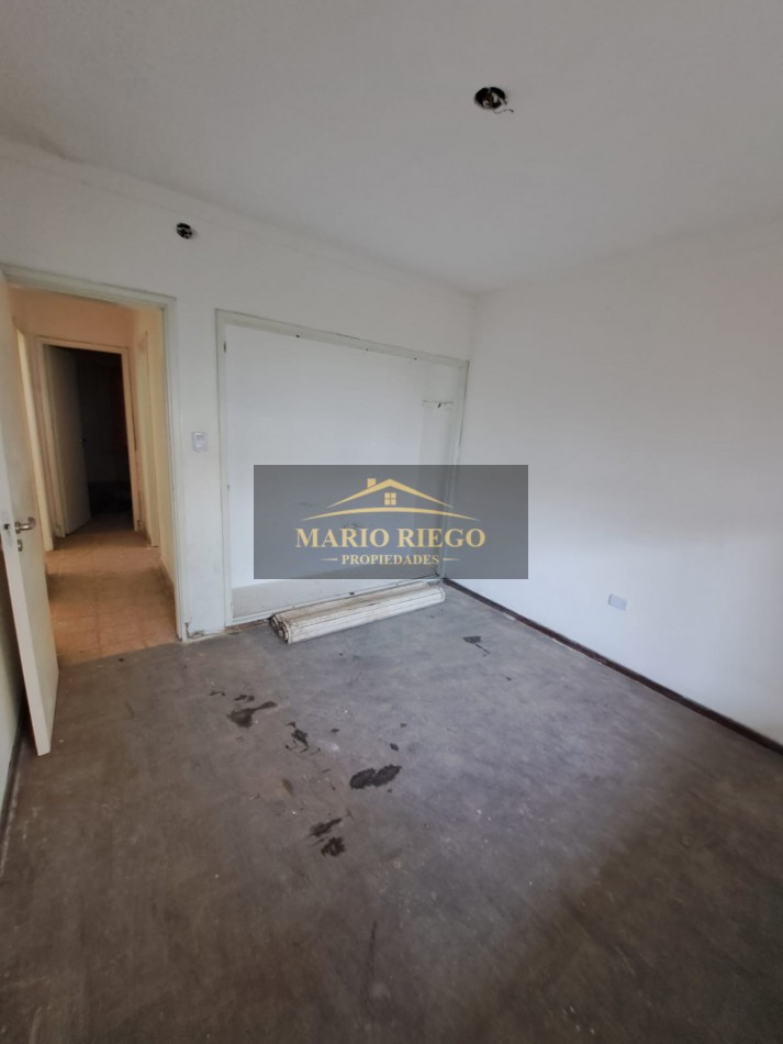 VENTA CASA CON LOCAL, EN EXCELENTE UBICACION SOBRE AVENIDA PRINCIPAL
