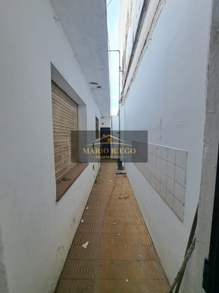 VENTA CASA CON LOCAL, EN EXCELENTE UBICACION SOBRE AVENIDA PRINCIPAL