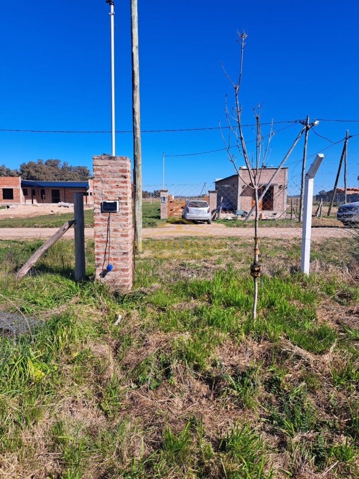 OPORTUNIDAD: VENTA DE TERRENO CON 2 DUPLEX A TERMINAR Y/O A REFORMAR. 