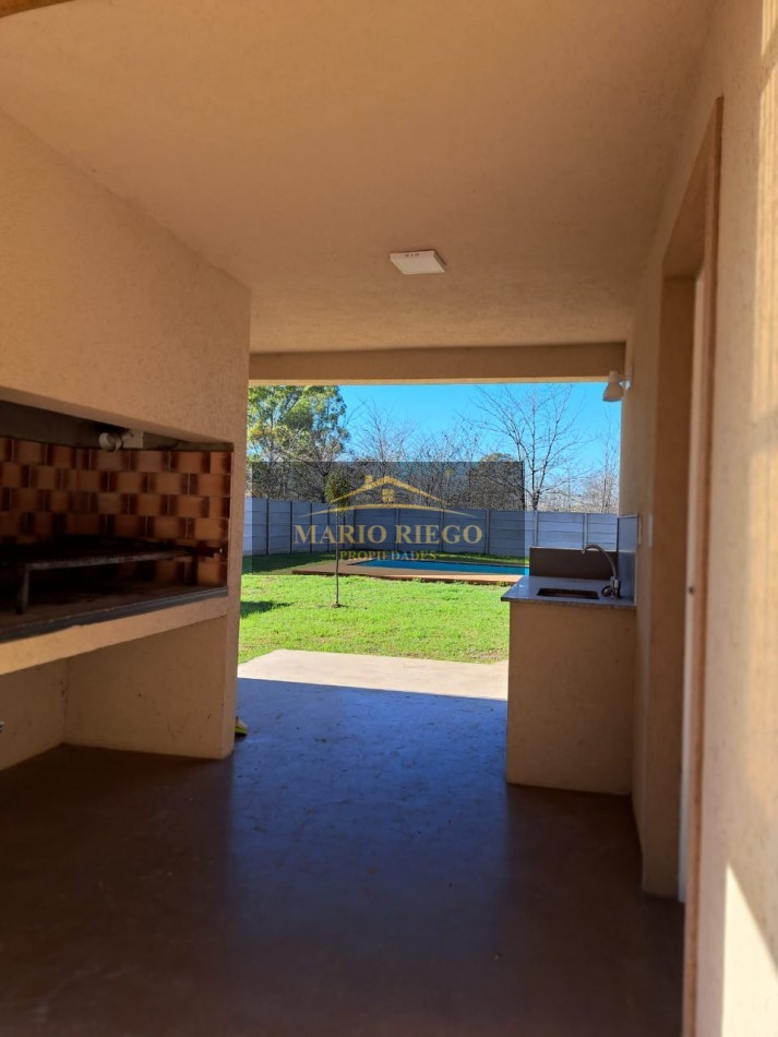 VENTA HERMOSA QUINTA CON QUINCHO Y PILETA.