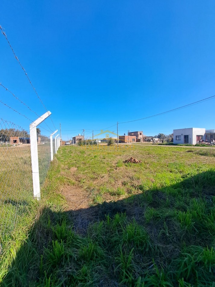 OPORTUNIDAD: VENTA DE TERRENO CON 2 DUPLEX A TERMINAR Y/O A REFORMAR. 