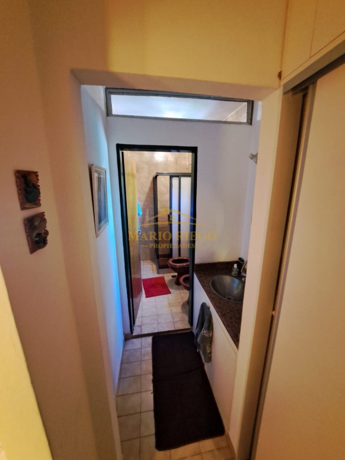 VENTA HERMOSA QUINTA con QUINCHO y PILETA.