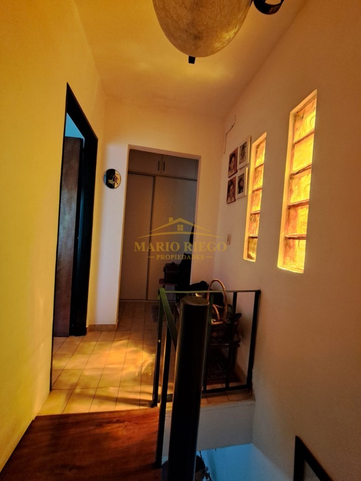 VENTA HERMOSA QUINTA con QUINCHO y PILETA.