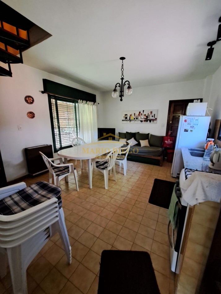 VENTA HERMOSA QUINTA con QUINCHO y PILETA.